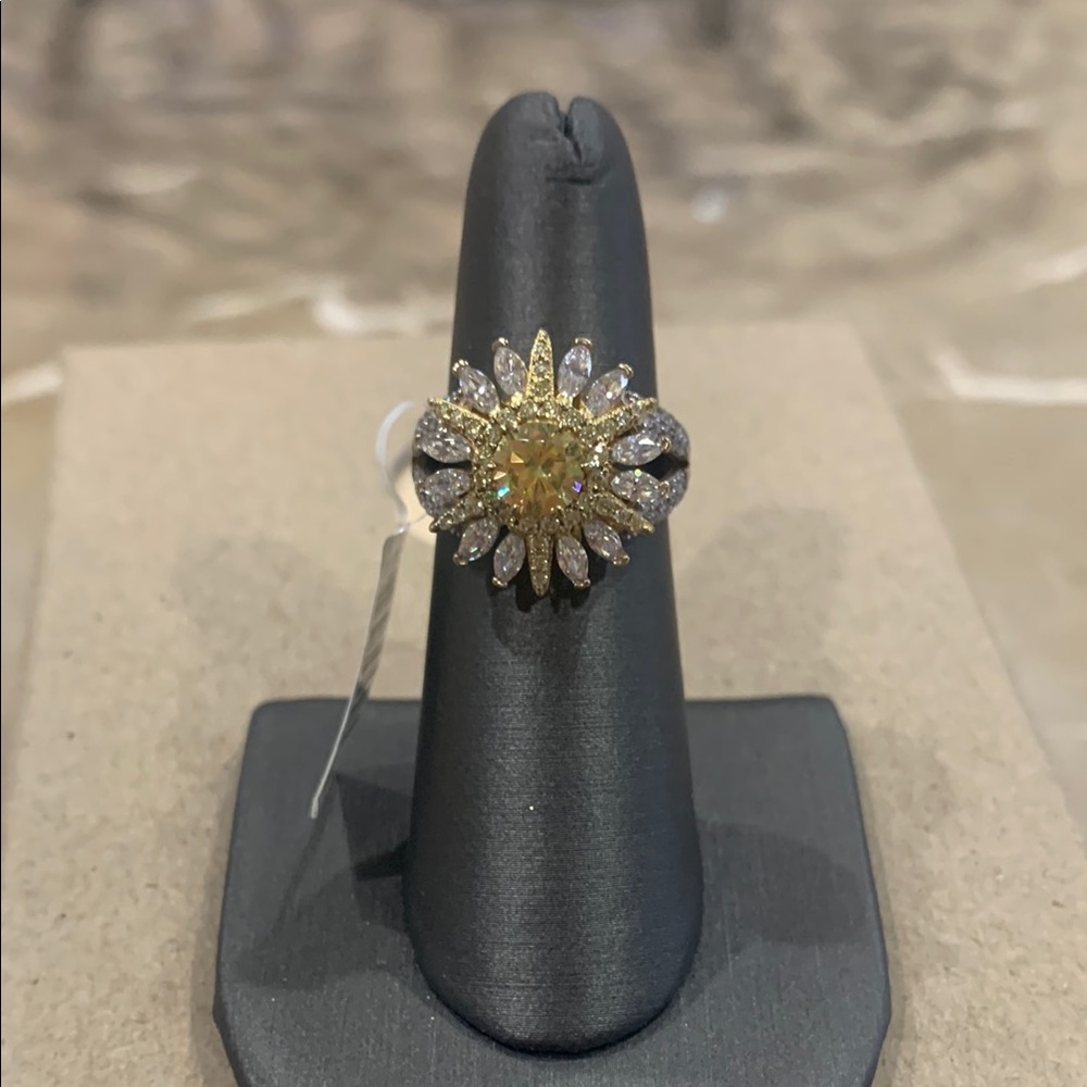 Gold and Silver Floral Design Ring